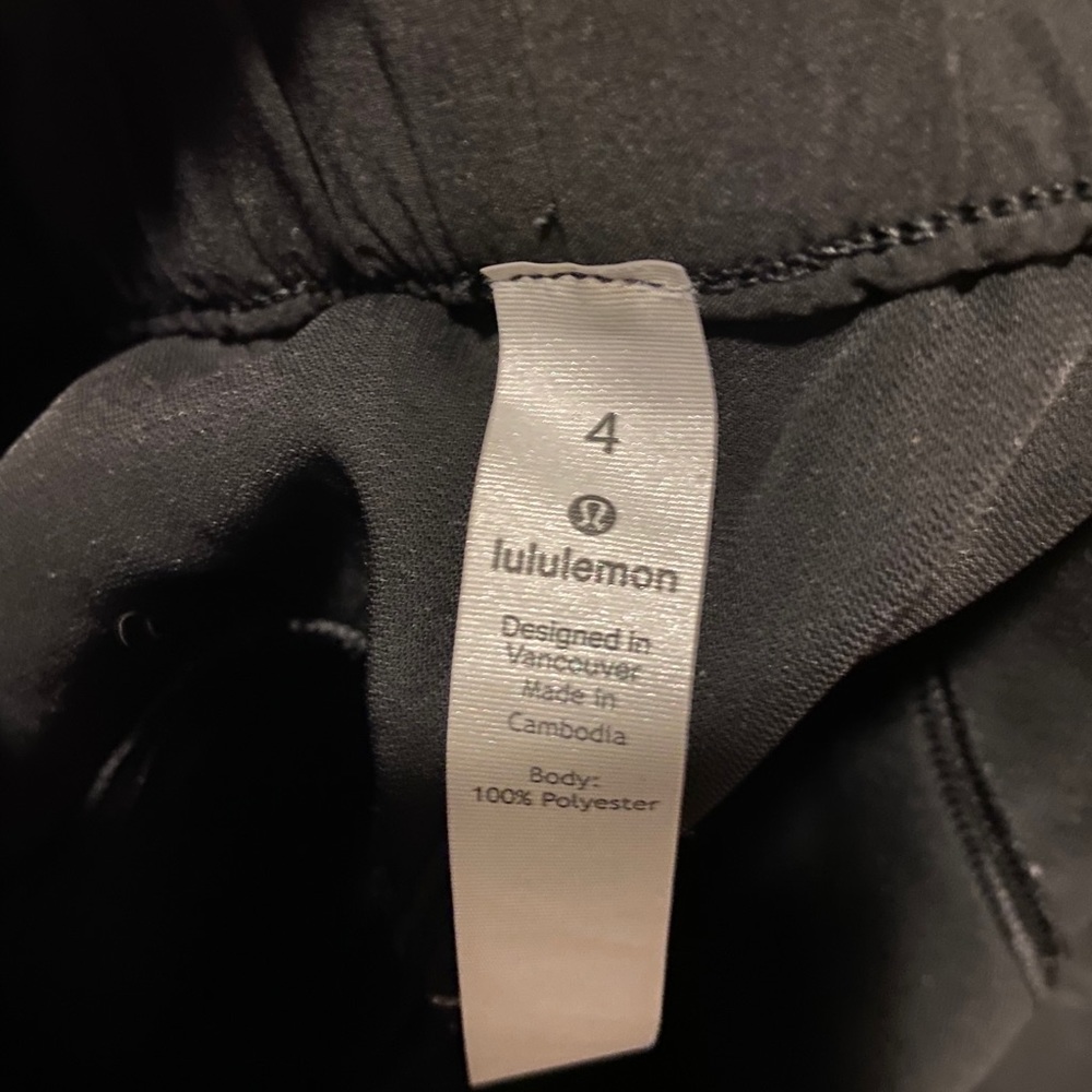 LULULEMON CROPPED PANTS